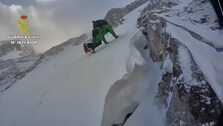 La acumulación de nieve dificulta la búsqueda del corredor de montaña asturiano desaparecido en Picos