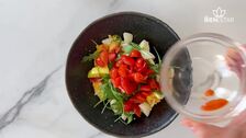 Ensalada templada de patata, huevo y aguacate: receta fácil, nutritiva y deliciosa