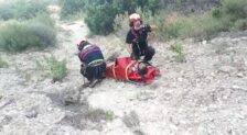 El vídeo del rescate en helicóptero de un herido al aterrizar mal con su parapente en Agost