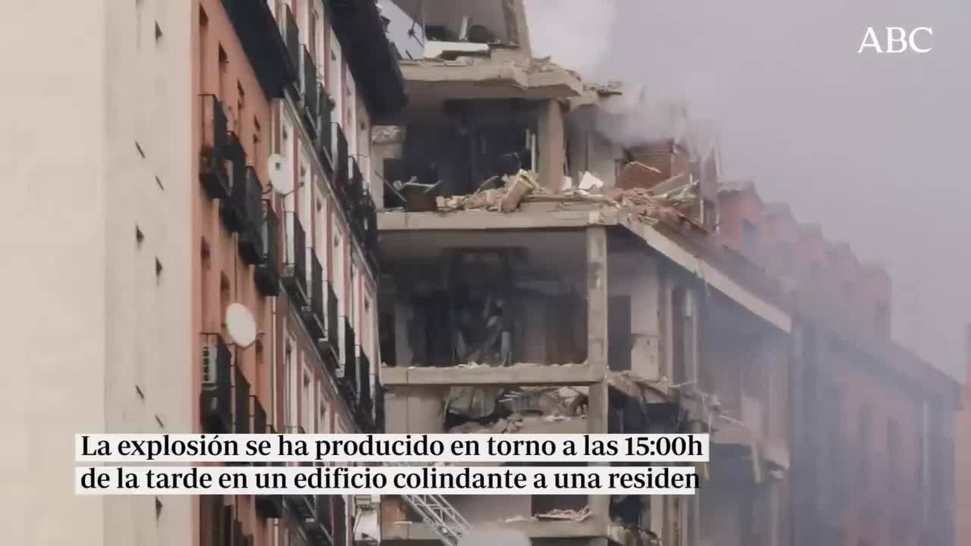 Los servicios de Emergencias han acudido al lugar donde una explosión ha destruido un edificio