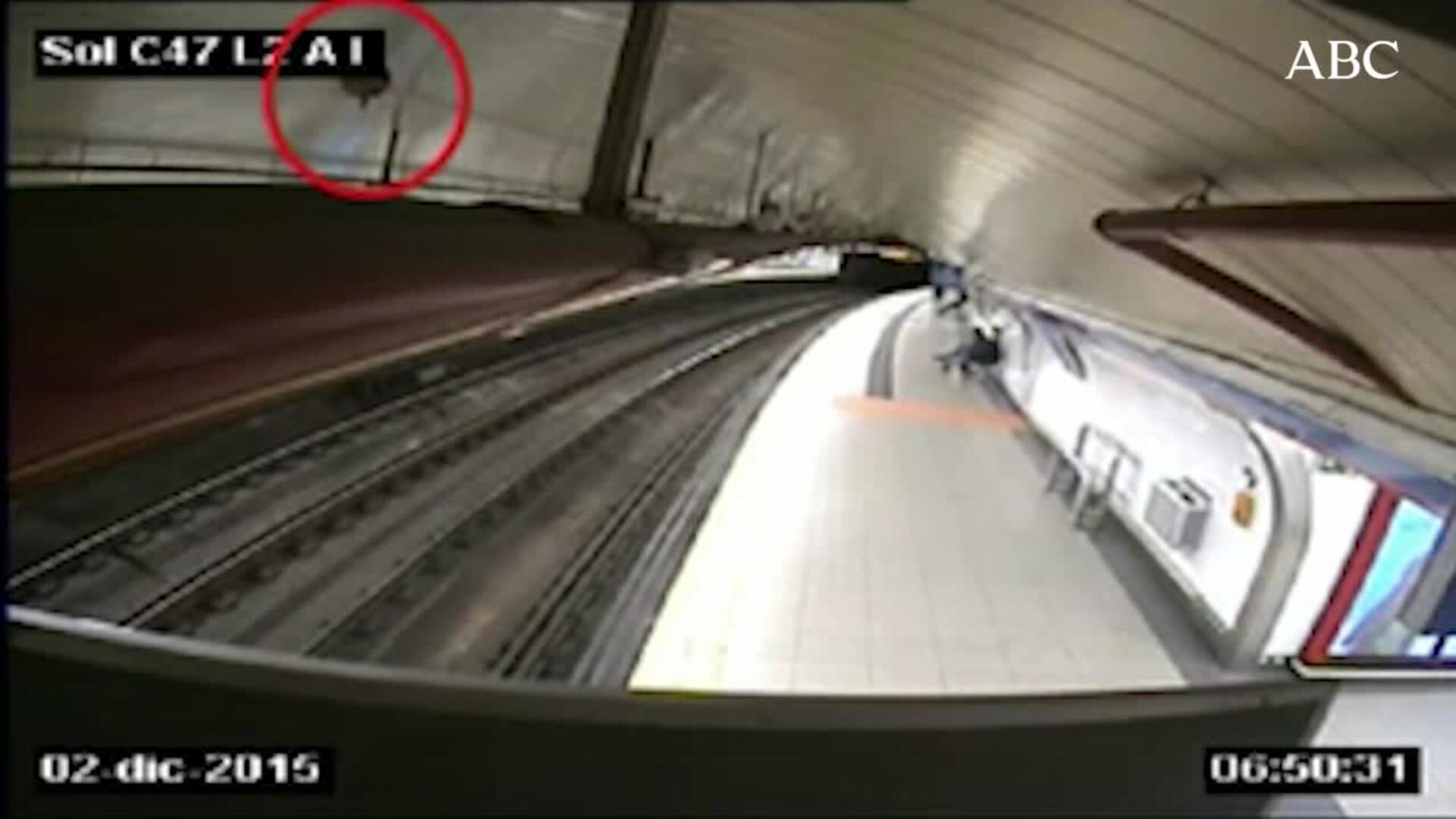 Metro de Madrid avisa de que pueden provocar «peligros y moletias».