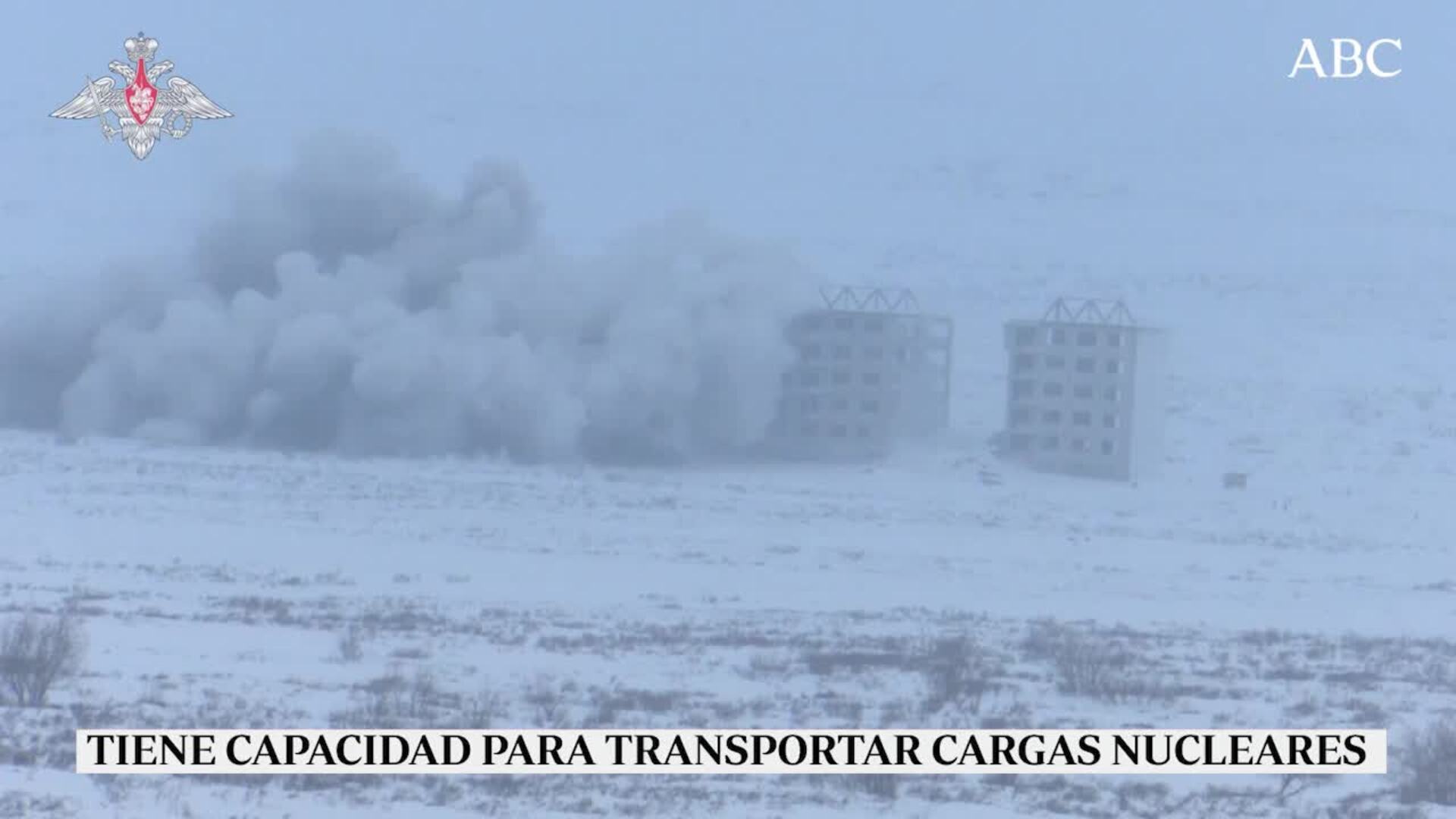 Esta foto de archivo tomada el 9 de mayo de 2018 muestra aviones MiG-31 de Rusia que llevan misiles hipersónicos Kinzhal sobrevolando la Plaza Roja durante el desfile militar del Día de la Victoria en Moscú.