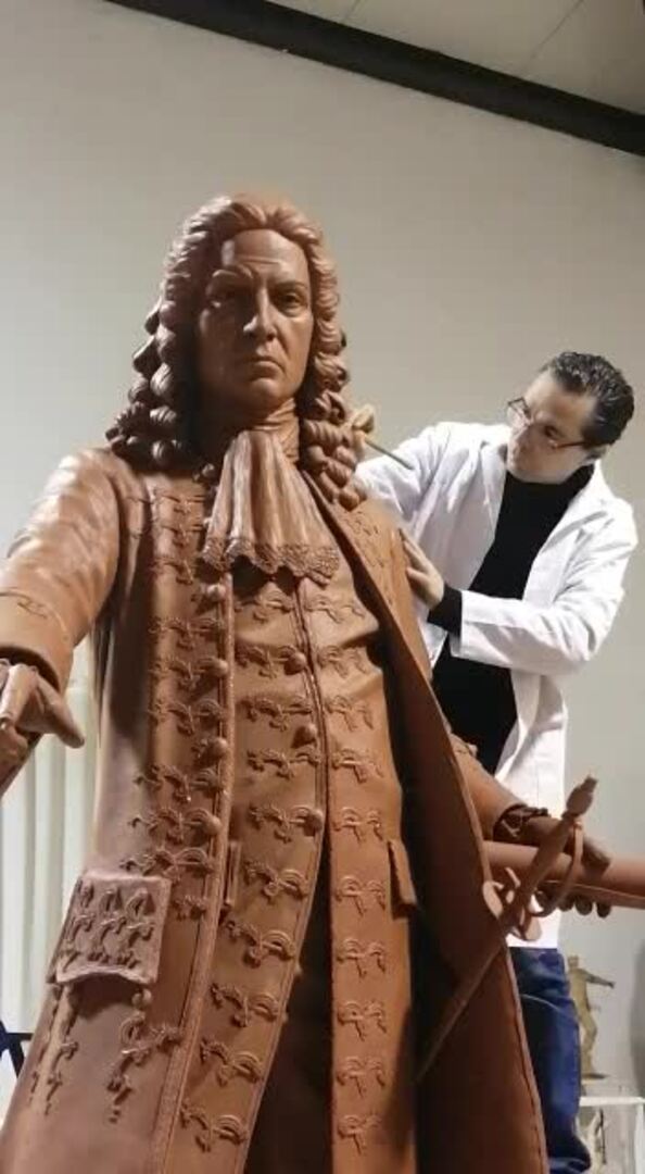 Salvador Amaya presenta una nueva estatua en honor al héroe de Algeciras