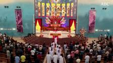 Misa de diez en Doha: cómo es el único templo  católico en Qatar