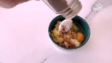 El postre de manzana que puedes preparar en tres minutos y que ya se ha hecho viral