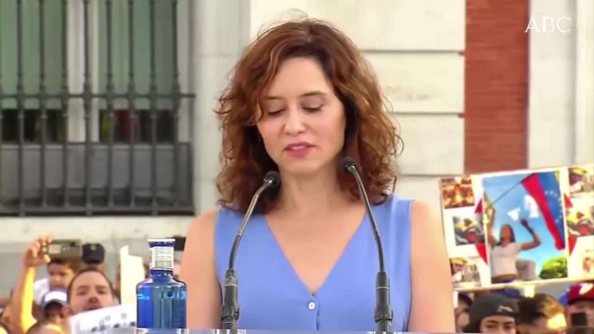 Manifestantes en la Puerta del Sol