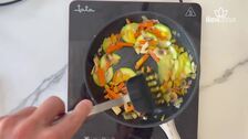 Pasta oriental con huevo pochado: la sorprendente receta del Chef Bosquet