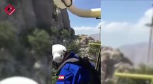 El vídeo del rescate interrumpido en helicóptero para salvar a otro joven con golpe de calor grave