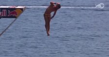 El canario Carlos Gimeno hace historia en el Red Bull Cliff Diving con un salto de récord