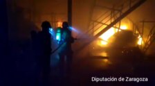 Un incendio destruye una empresa del polígono industrial de La Muela