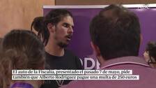 El Supremo sienta en el banquillo al número tres de Podemos por el presunto pateo a un policía