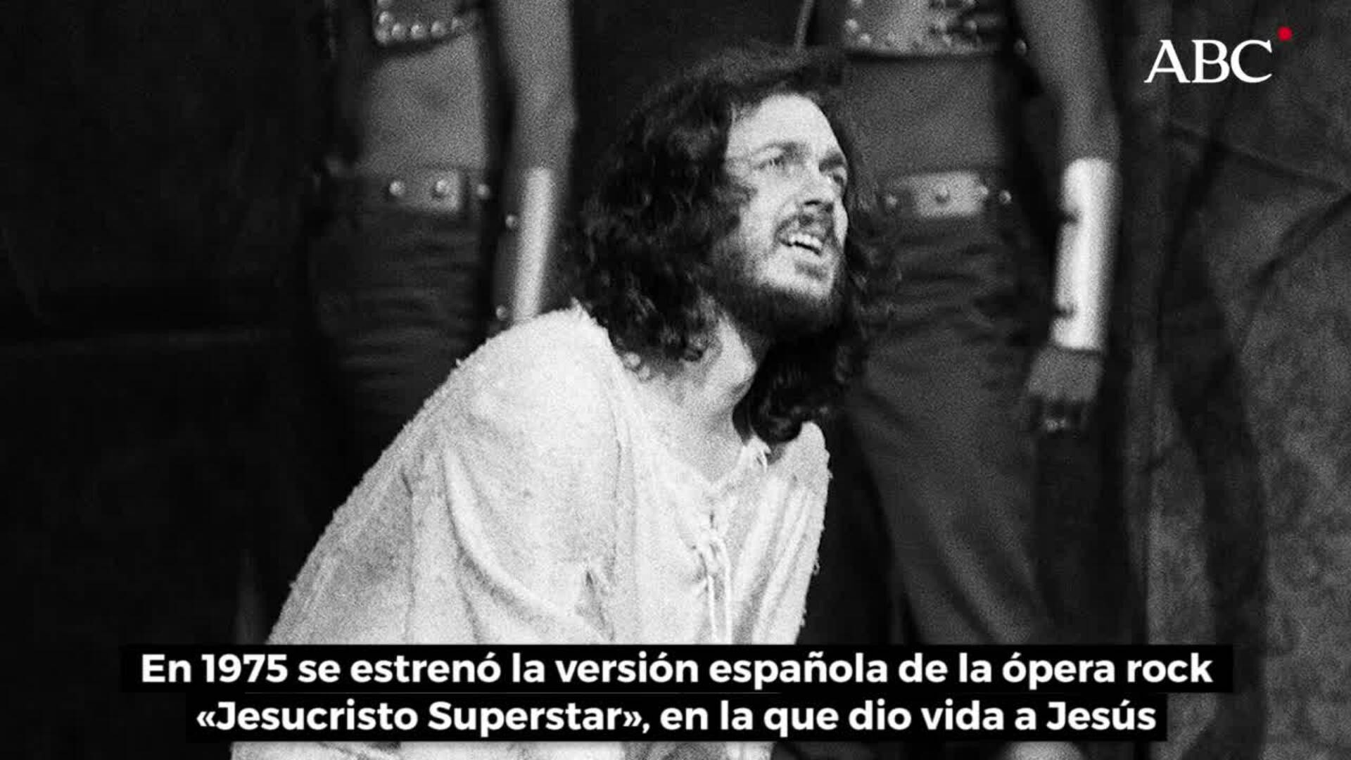 Camilo Sesto, en el papel de Jesús, durante su interpretación de la ópera rock «Jesucristo Superstar», en el teatro Alcalá. La ópera rock, dirigida por Jaime Azpilicueta, está recibiendo los mayores elogios de la crítica