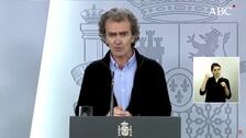 Aplausos al general Santiago en la rueda de prensa de La Moncloa: «No hay ideologías. Somos un equipo»