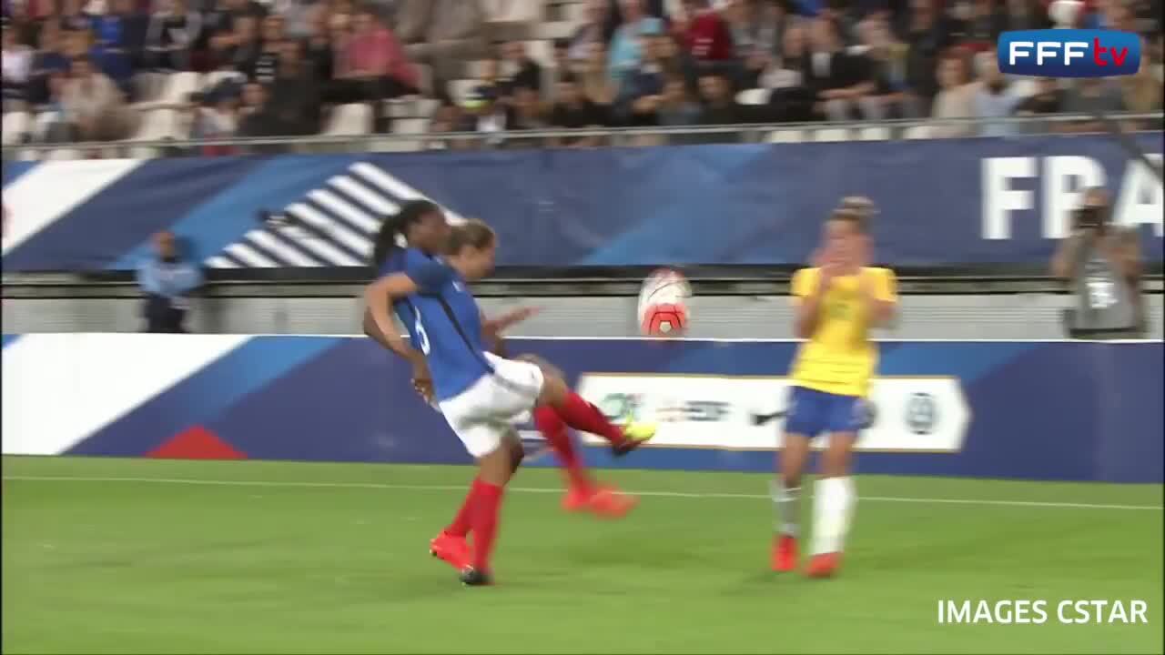 Eve Périsset, nouveau visage chez les Bleues
