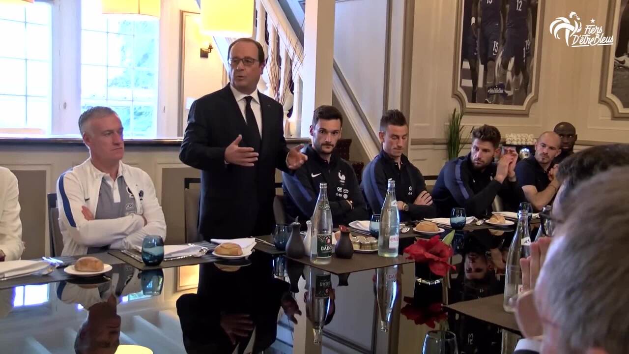 La visite du Président François Hollande aux Bleus