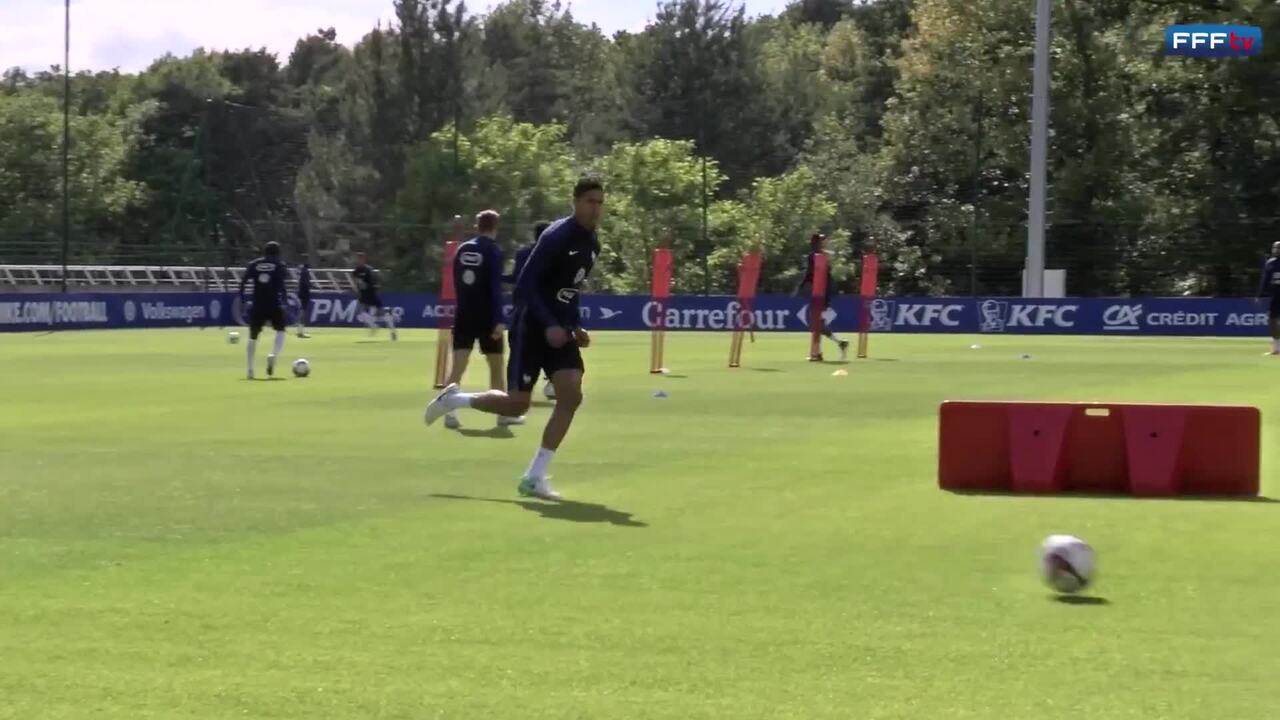 Dernier entraînement avant la Suède pour les Bleus