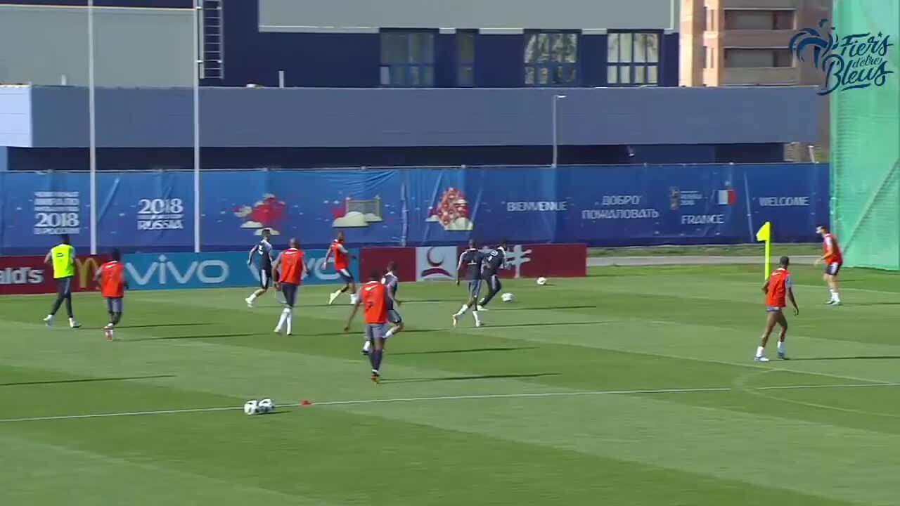 Lundi 18, Équipe de France l'entraînement des Bleus en replay