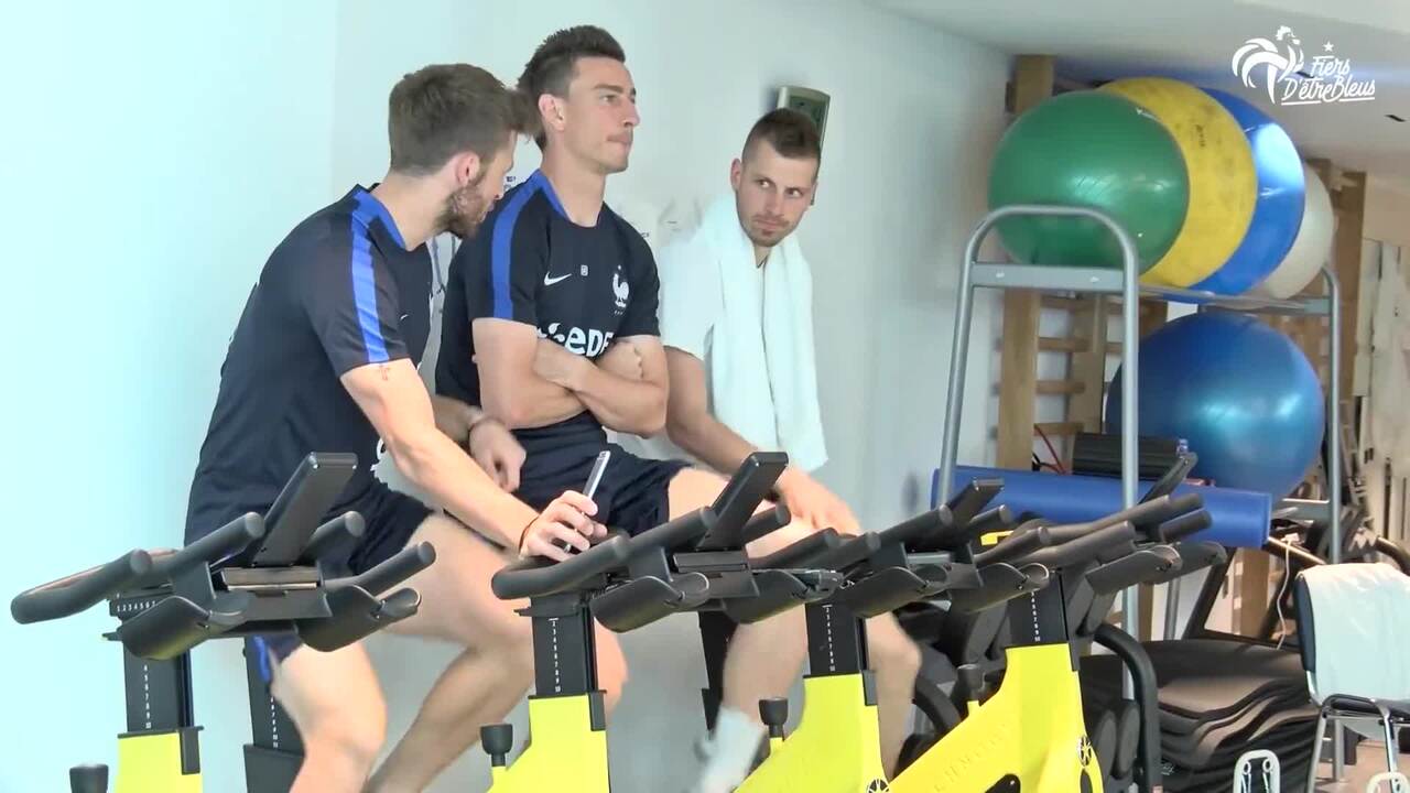 1 minute en salle avec l'Equipe de France à Clairefontaine