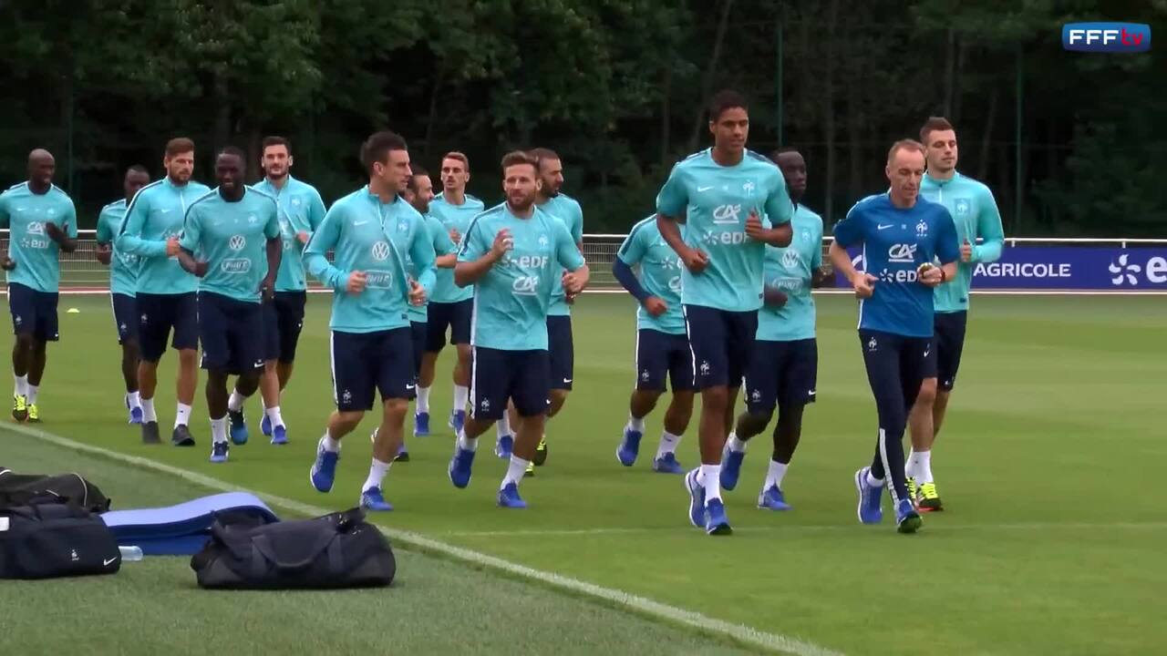 Le clip de la première séance des Bleus