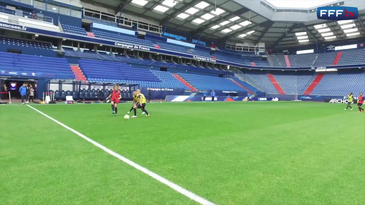 Amical mise en place au stade d'Ornano avant France-Chili