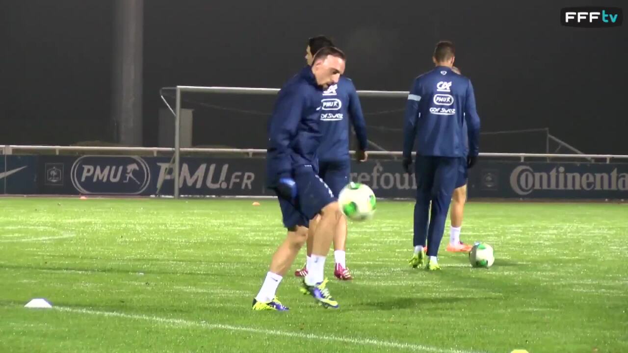 Exclu l'Equipe de France à huis-clos (France - Ukraine 2013)