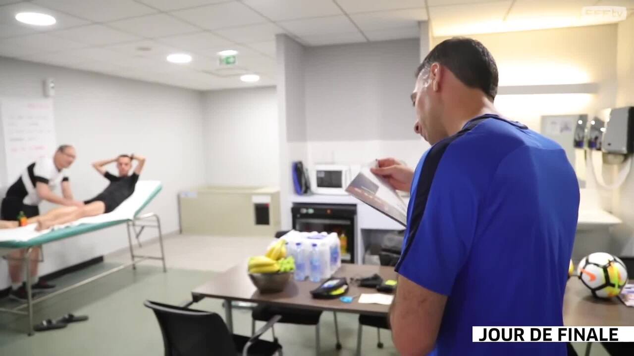 Les Herbiers - PSG la finale de Coupe de France au côté des arbitres