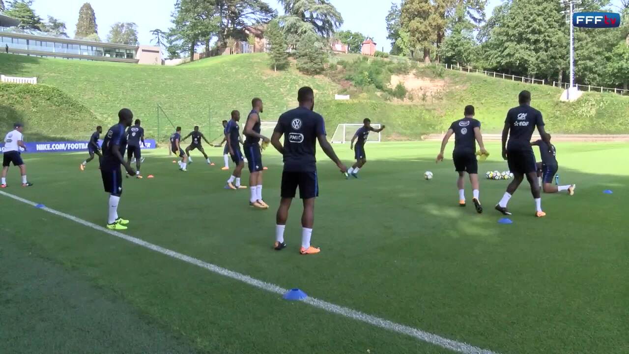 Entrainement à huis clos des Bleus