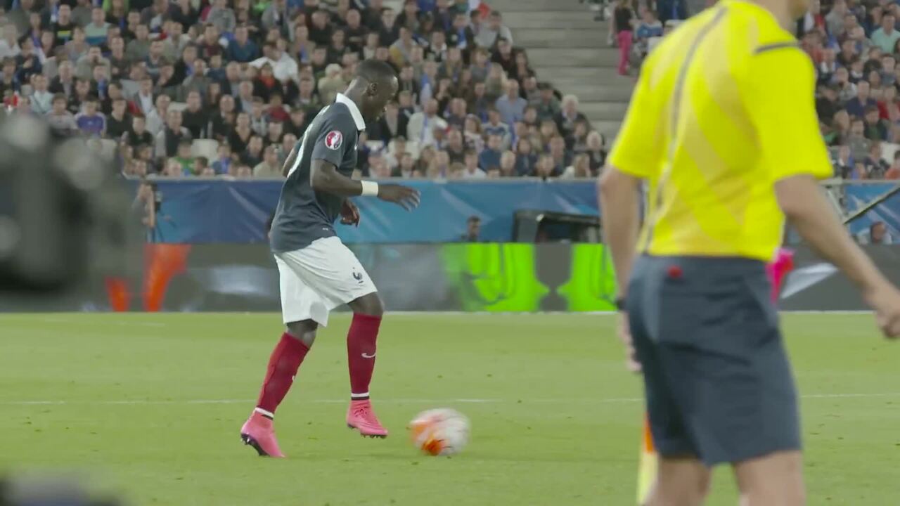 Gros plan sur Bacary Sagna