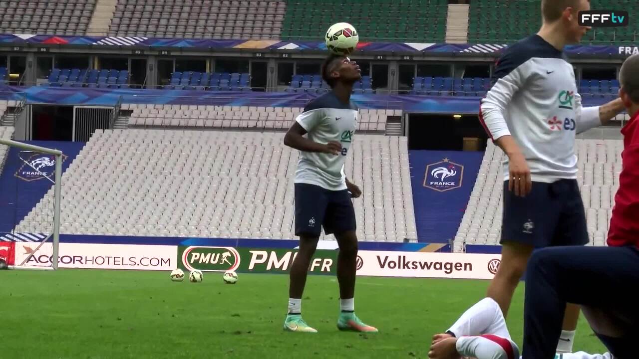 Jongles de Pogba au Stade de France