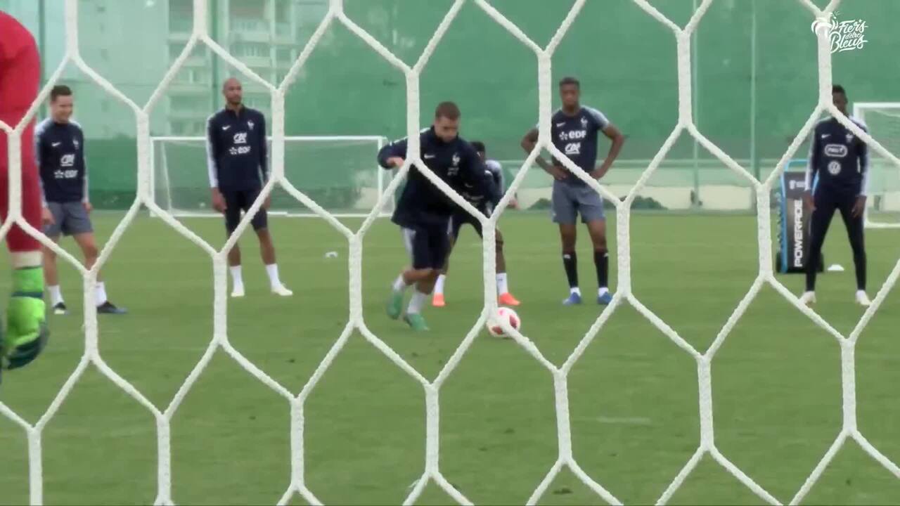 Travail devant le but pour les Bleus