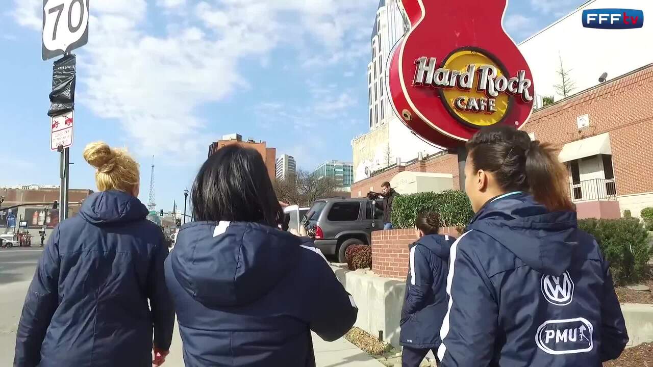 Au coeur de l'Equipe de France Féminine de football aux USA (HD)