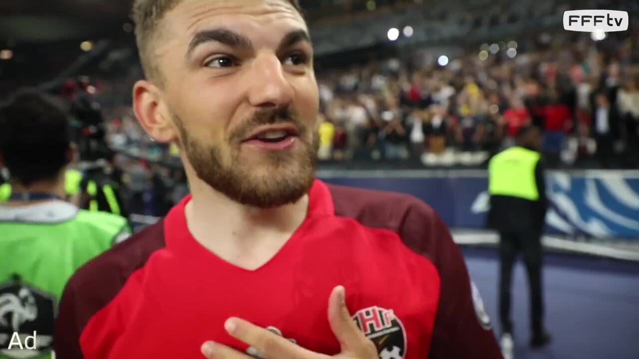 Coupe de France, finale l'équipe des Herbiers VF communie avec son public