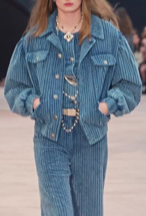 Fall-Winter 2025/26 - Look 21 — Fashion | CHANEL Fall-Winter 2025/26 - Look 21 — Fashion | CHANEL