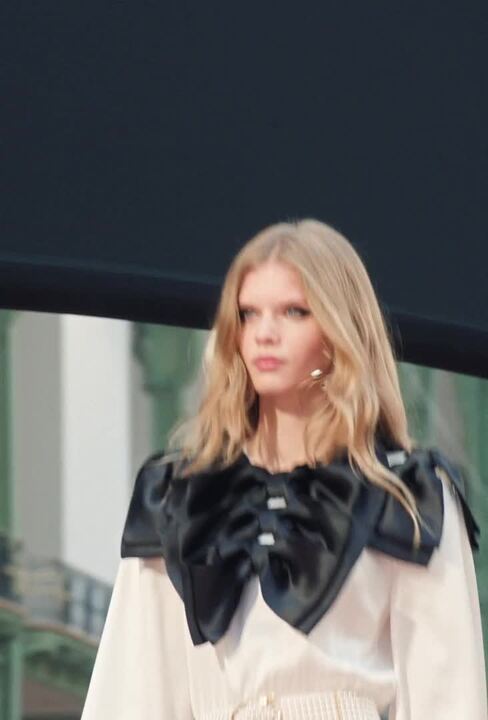 Fall-Winter 2025/26 - Look 71 — Fashion | CHANEL Fall-Winter 2025/26 - Look 71 — Fashion | CHANEL
