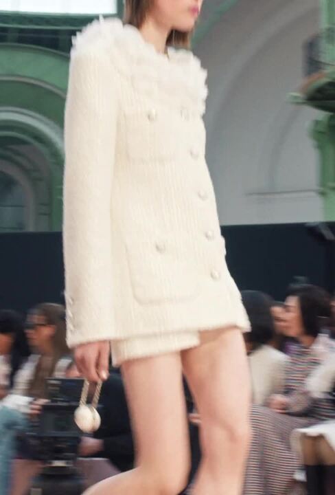 Fall-Winter 2025/26 - Look 12 — Fashion | CHANEL Fall-Winter 2025/26 - Look 12 — Fashion | CHANEL