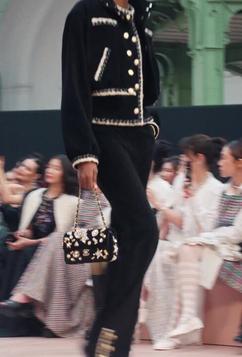 CHANEL フラワー装飾 ミュール 35 org.jpg