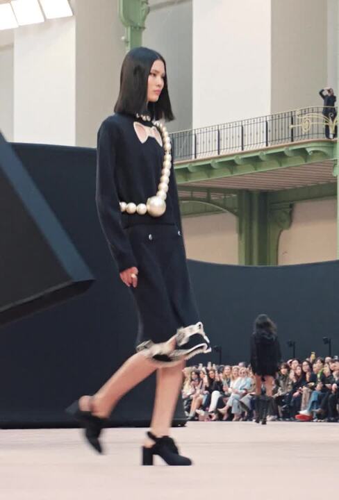 Fall-Winter 2025/26 - ルック 44 - ファッション | CHANEL シャネル