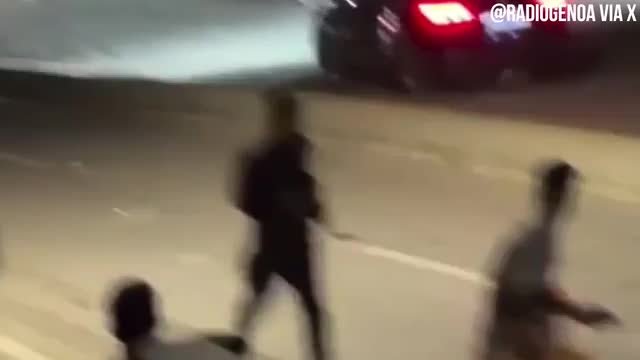 Μετανάστες πετούν πέτρες σε περιπολικά στη Θέουτα