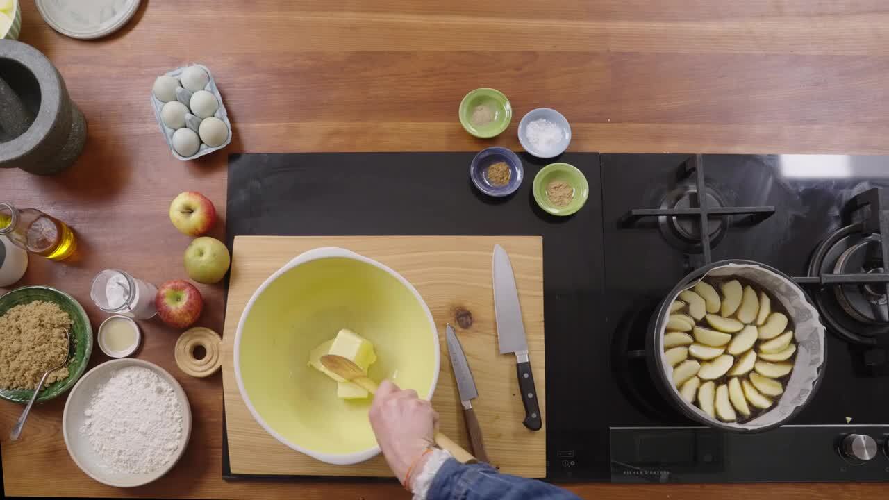 Eating the seasons - upside down cake