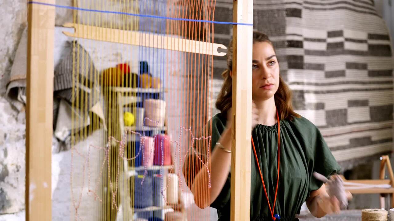 Prepare the weft yarn