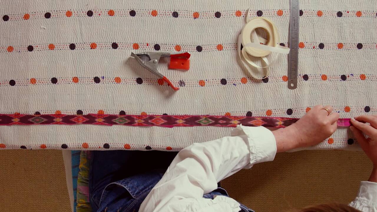 A gathered lampshade with a frilly bottom - Creating your own trim