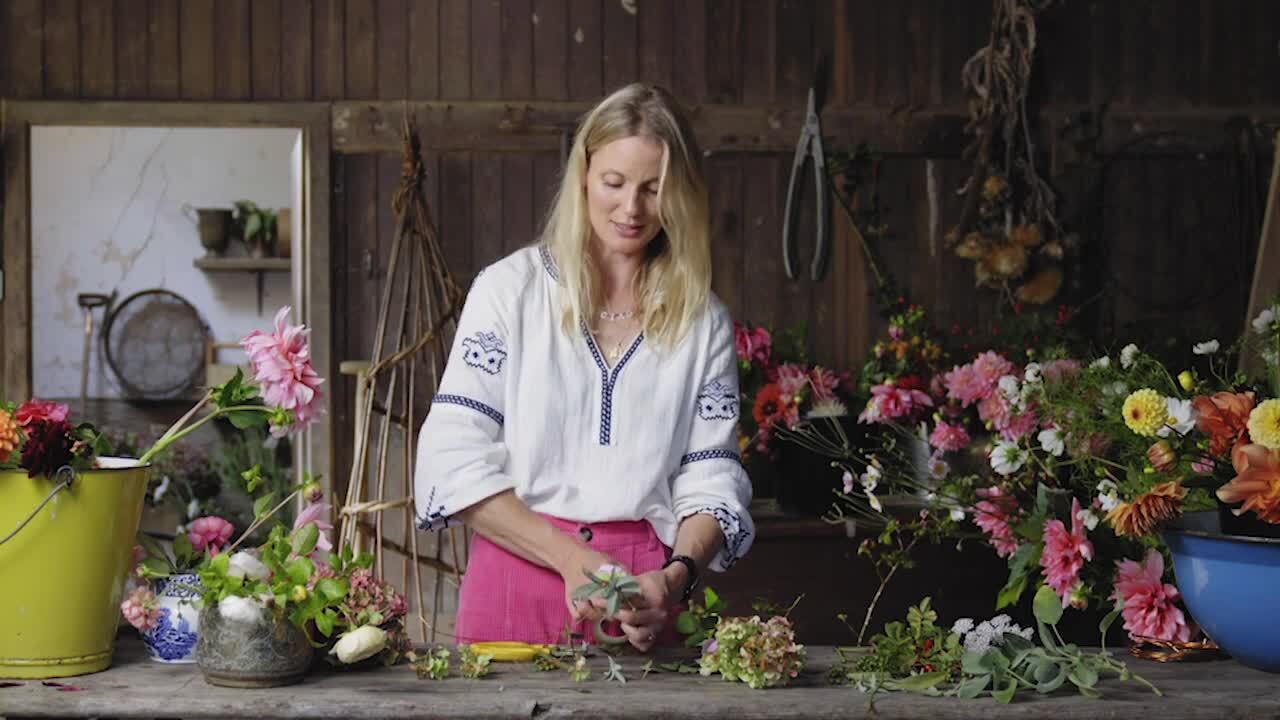 The Complete Floristry Masterclass - Flower crowns | Create Academy