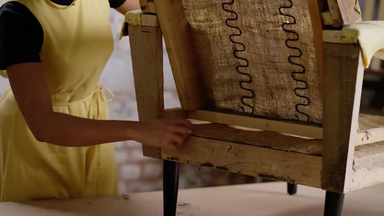 Part 11 - Upholstering the frame