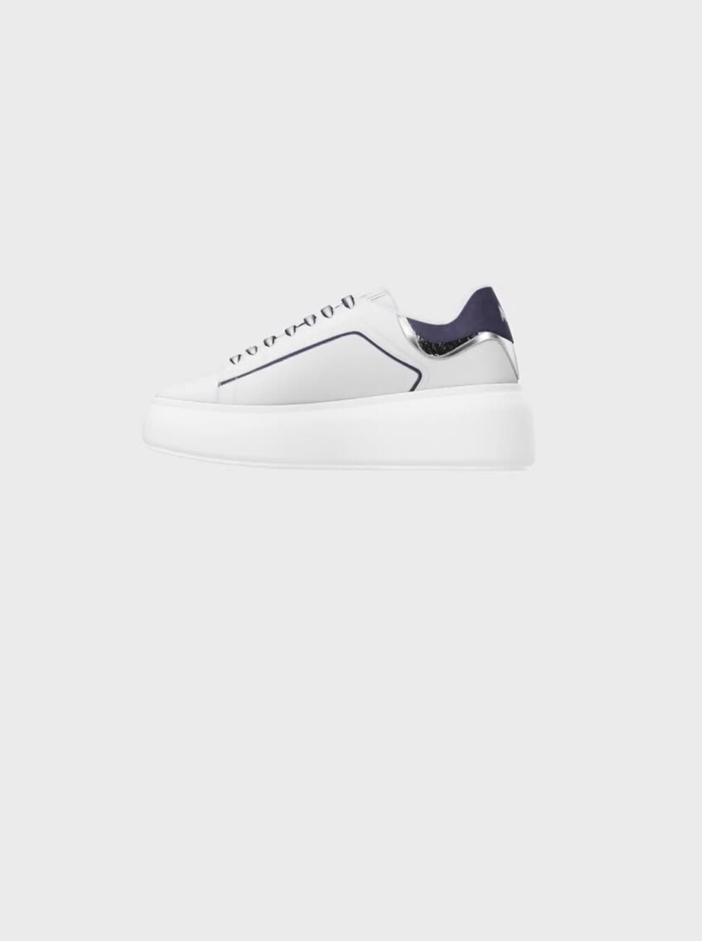 Leather sneakers with contrasting detail | ARMANI EXCHANGE Woman
