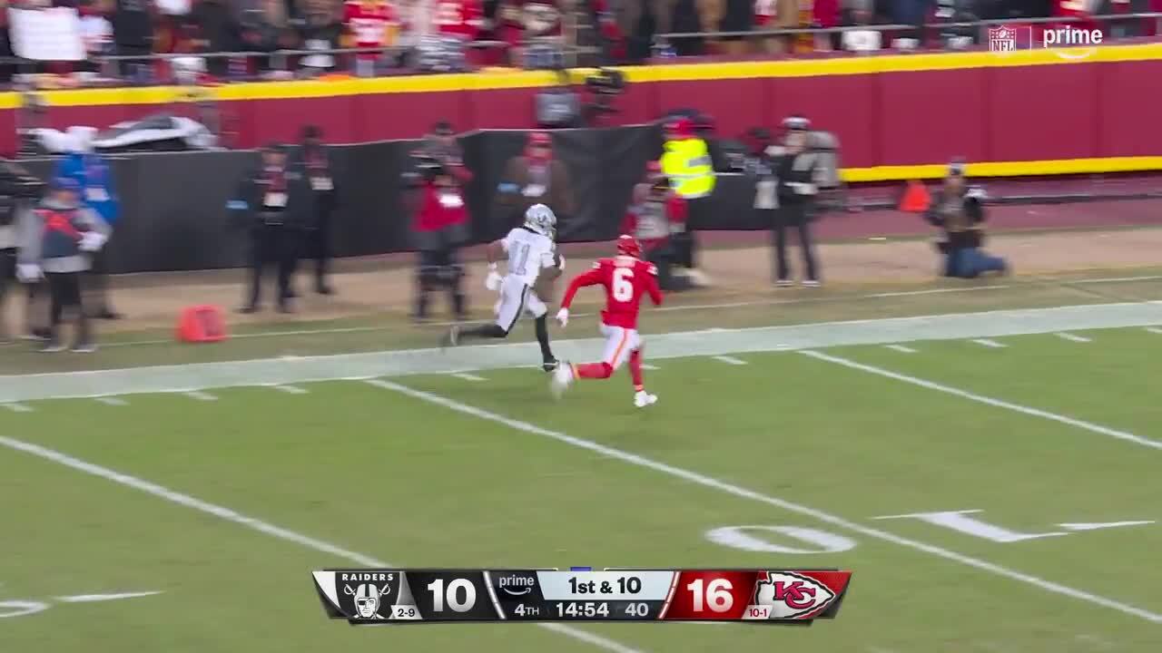 Can't-Miss Play: 58-yard TD! O'Connell and Tucker burn Chiefs for DEEP scoring s