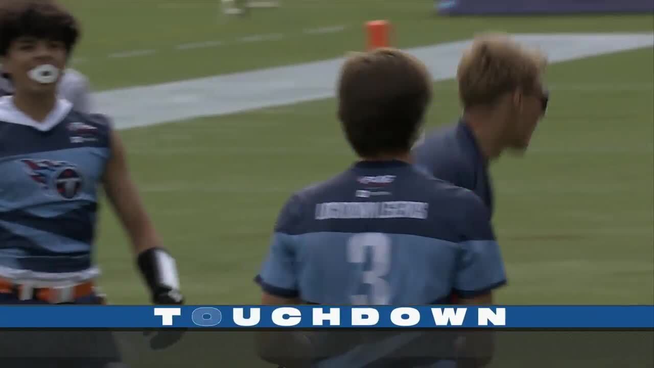 Peyton Dickerson fires TD to receiver and gives Legends a two score lead