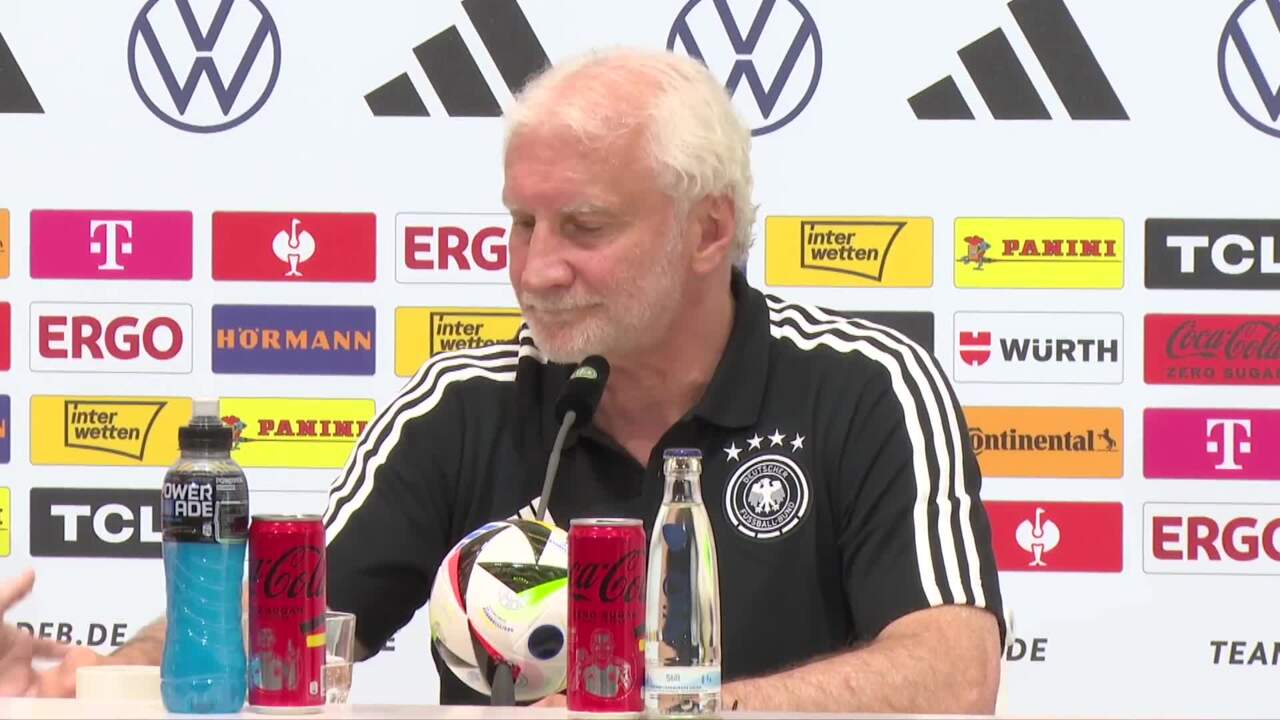 Plaudert Rudi Völler hier den Wechsel eines DFB-Stars aus? | DFB-PK