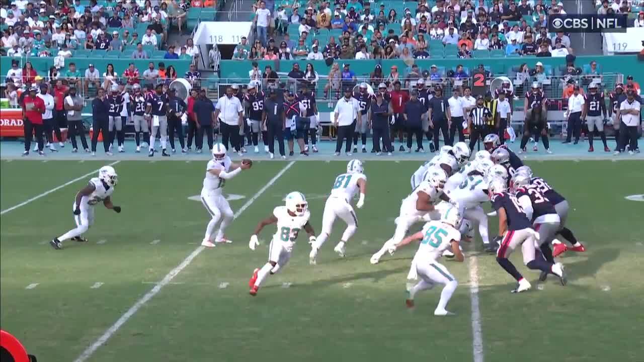 Can't-Miss Play: 63-yard TD! Christian Gonzalez's scoop-and-score vs. Dolphins g