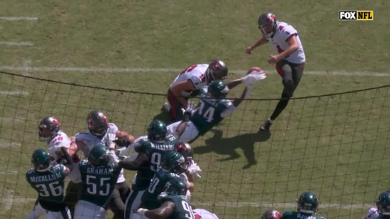 Can't-Miss Play: Blocked PAT for two-point return! Eagles complete rare feat vs.