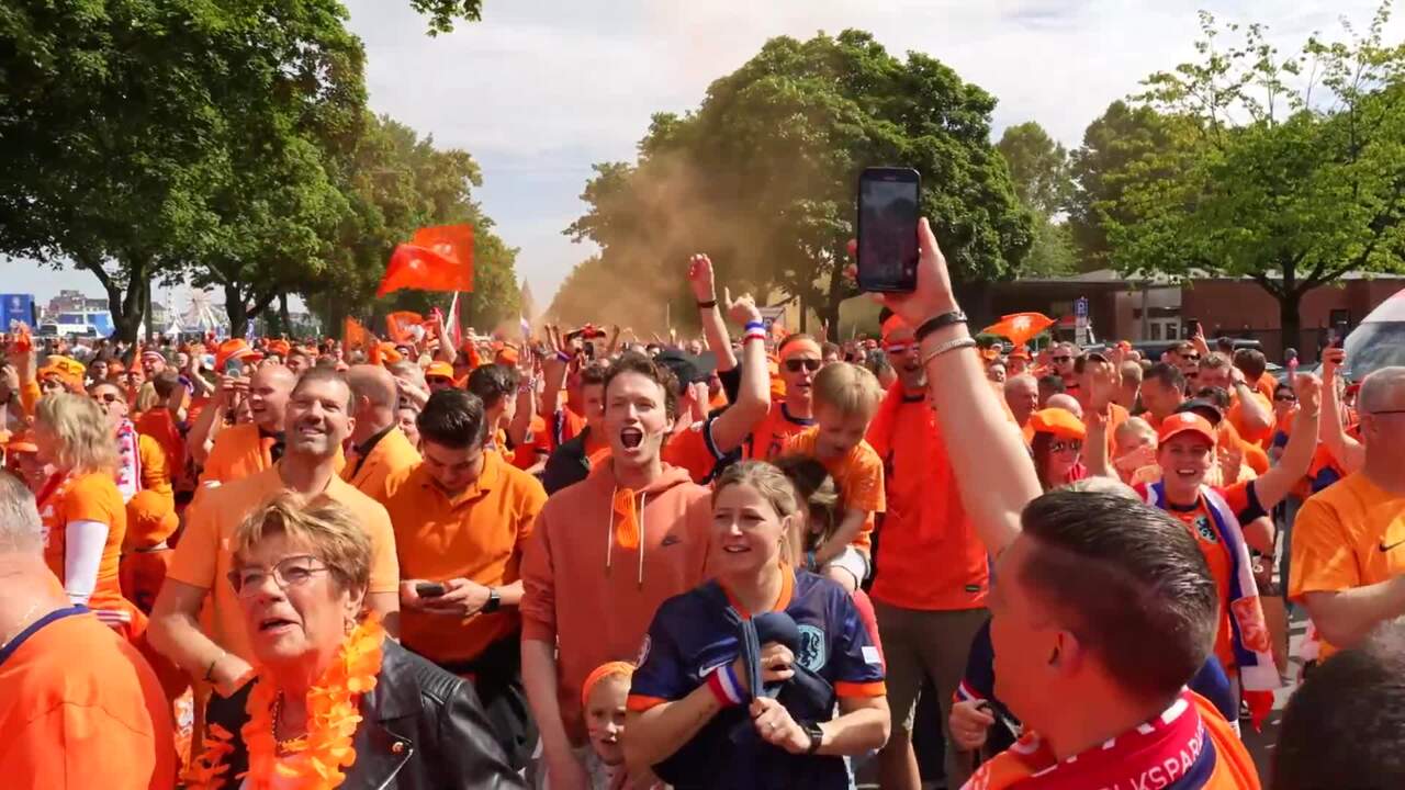 Hamburg ist Oranje! Der riesige Fanmarsch im Video